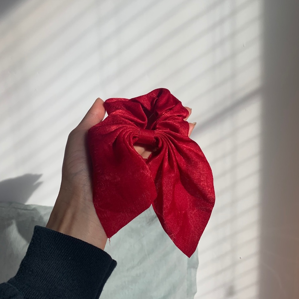 Free People Milano Red Bow Scrunchie - Picture 1 of 2